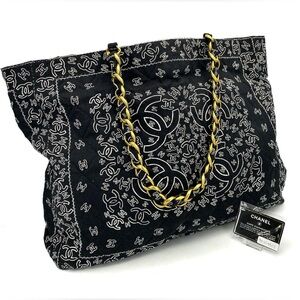 Chanel Black Quilted CC Logo Printed Canvas Bandana XL Oversize Tote